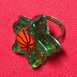Basketball green glitter star resin ring
